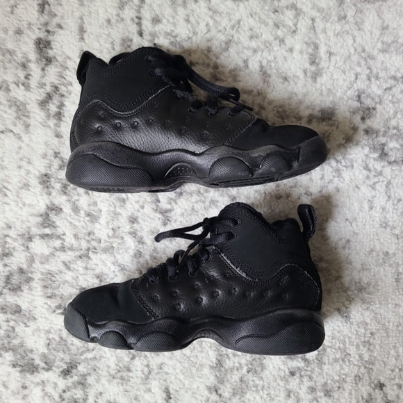 Shoes - Picture 3 of 6